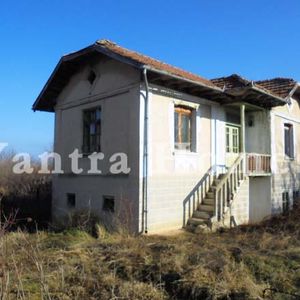 House for renovation 20 minutes away from Veliko Tarnovo