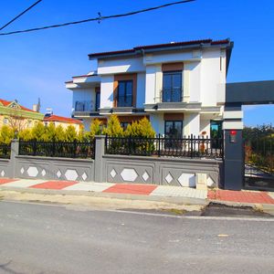 5+1 Villa for sale in fantastic locatıon of Istanbul