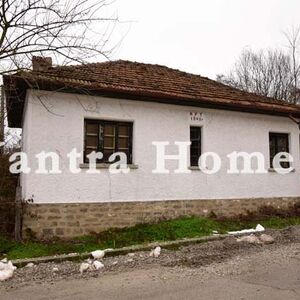 House for renovation in Tserova Koriya, just 15 km from VT