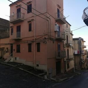 Townhouse in Sicily - Casa Carubia Via Perciò