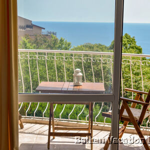 One-bedroom apartment with an amazing sea view in Kavatna