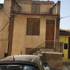 sh 684 town house, Caccamo, Sicily