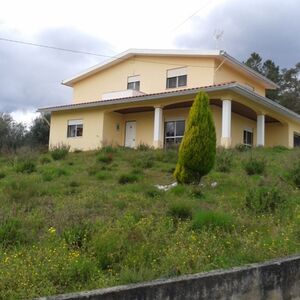 Totally private house, 4 bedrooms with 4000m2 of land