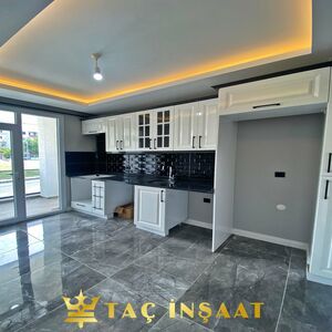 SPACIOUS FLAT IN CENTER OF EUROPEAN ISTANBUL 3 BEDROOMS 