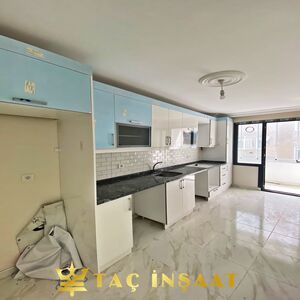 SPACIOUS FLAT IN CENTER OF EUROPEAN ISTANBUL 3 BEDROOMS 