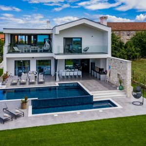 Modern villa for sale in Novigrad