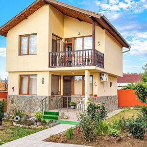 House with 2 bedrooms and 2 bathrooms only 20 km from the be