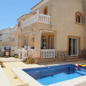 Detached Villa, 2 beds, 2 bath, Pool, Gas CH. Villamartin 1m