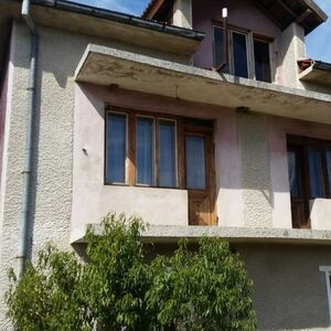  Two-Storey 186m2 house + Attic, 15 minutes from Greek Borde