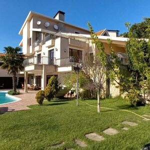 5 BEDROOMS LUXURIOUS VILLA WITH SWIMMING POOL