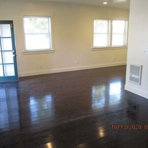 Modern, spacious studio, 1 bath Plank flooring Fresh paint