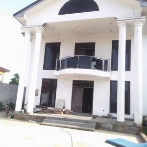 4BEDROOM HOUSE@ EAST LEGON