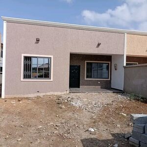 3BEDROOM HOUSE@ TEMA COMM 22