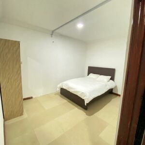 Furnished 1 Bedroom Flat@ Airport West