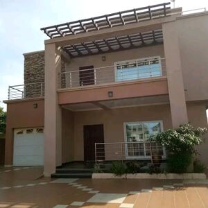 5BEDROOM HOUSE@ EAST LEGON 