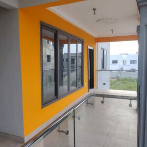 3Bedroom Flat@ East AIRPORT 