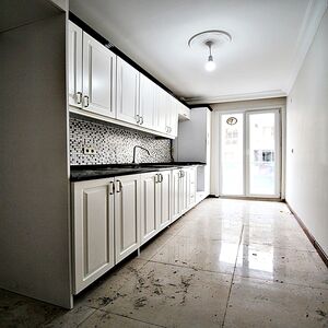 2+1 SUİTABLE FOR RESİDENCY WALKİNG DİSTANCE TO METROBUS
