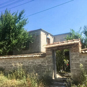 : 3 bed House and outbuildings near Varna