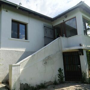  Мassive two storeyed house with 3 bedrooms near Elhovo for 