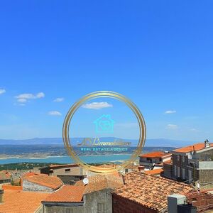 House in Sardinia with lake view.