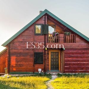 Complex of 3 wooden houses with 2 saunas in Zabljak