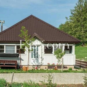 Strong valley house with summer kitchen near Zabljak