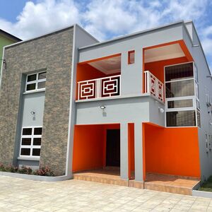 4Befroom house@ North legon