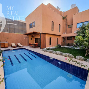Luxury villa with a pool in Magawish