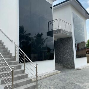 5bedroom House@ Labone/+233243321202