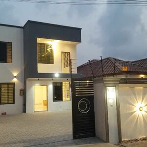 5Bedroom house@ Spintex. wa.me/ +233243321202