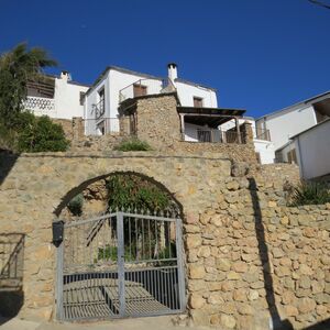 Large Town House with Pool