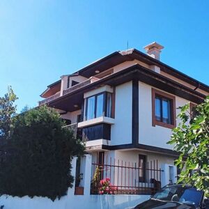 THREE-STOREY NEWLY BUILT LUXURY HOUSE IN A GATED COMPLEX. FU