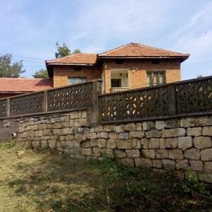 RURAL TWO-STOREY HOUSE WITH LARGE YARD OF 2000m2 and outbuil