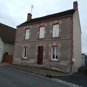 Detached house with outbuilding and garden