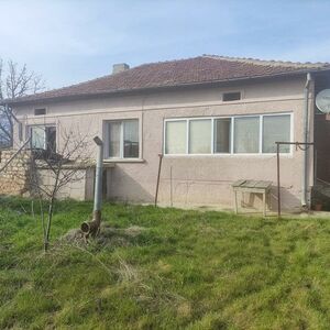 2-Bedroom house with big garden 20 min. driving to the sea