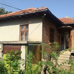 COZY ONE-STOREY House 50m2 + 16m2 cellar + Outbuildings, Nea