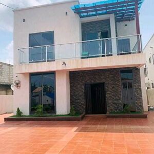 4Bedroom townhouse@ Botwe school junction/+233243321202