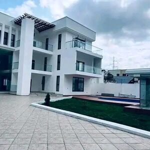 Luxury 8 Bedroom House@ East legon/+233243321202