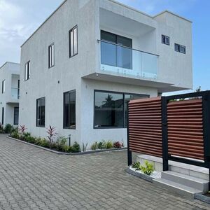 Luxury 3 Bedroom townhouse@ dzorwulu/+233243321202