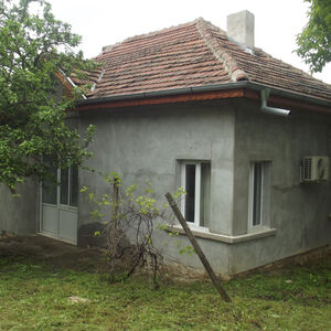 Renovated & refurbished country house located in quiet area