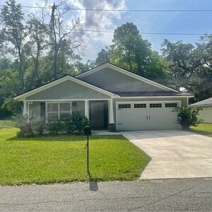 Beautiful 4 bed 2 bath house for rent in Jacksonville