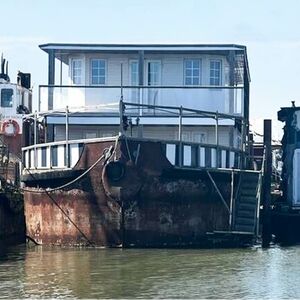 Massive Houseboat - Perch   £250,000