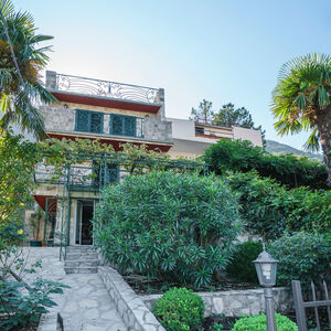 House in Stolivo, 1 row from the sea