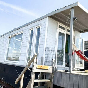 Unique Floating Home - Poundland  £85,000