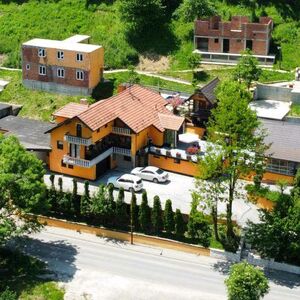 RESIDENTAL & INCOME PROPERTY (7000m2)