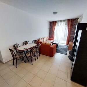 Furnished two bedroom apartment 800 m from the beach!