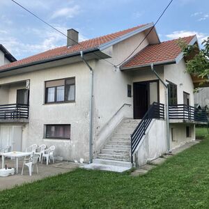 House in Rusnje with a spacious lot