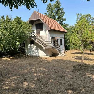 I am selling a holiday house in Barajevo-Veliki Borak