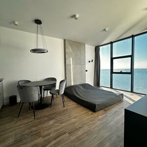 Stunning 2 room apartment in the Black Sea Shore on the Firs