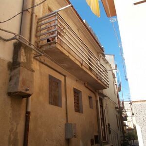 sh 768 town house, Caccamo, Sicily